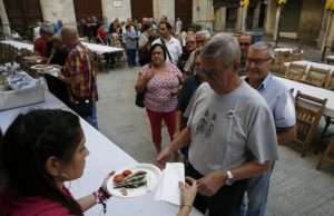 1a edició de l’esmorzar de veremadors a la plaça del Blat