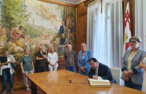 El conseller d’Interior Joan Ignasi Elena visita Valls per tractar l’augment de fets delictius a la ciutat