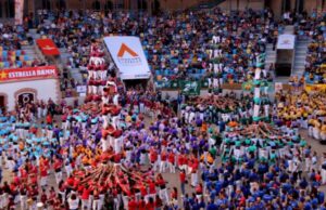 #VALLSINFO Els verds guanyen el concurs de castells i els vallencs completen el podi