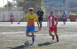 La UE Valls inaugura el caseller de victòries al Vilar (2-1)