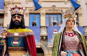 Tomb de vigília per commemorar els 300 anys dels Gegants de la Ciutat