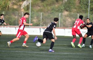 La versió més brillant de la UE Valls surt a escena remuntant l’AE Prat (3-2)