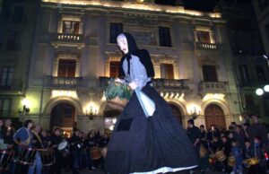 La Baixada de la Geganta Quaresma clou el Carnaval